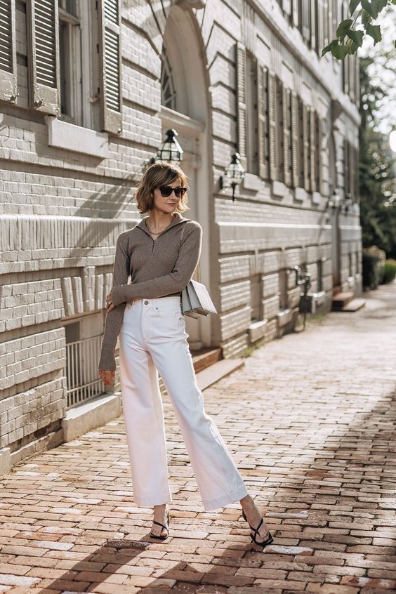 свитер женский 2022 тренд. вязаный свитер. вязаные пуловеры 2022 тренды. джемпер тренд 2024. свитер мода 2023.