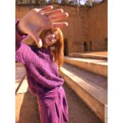Пуловер с высоким воротником из ажурного трикотажа  M фиолетовый