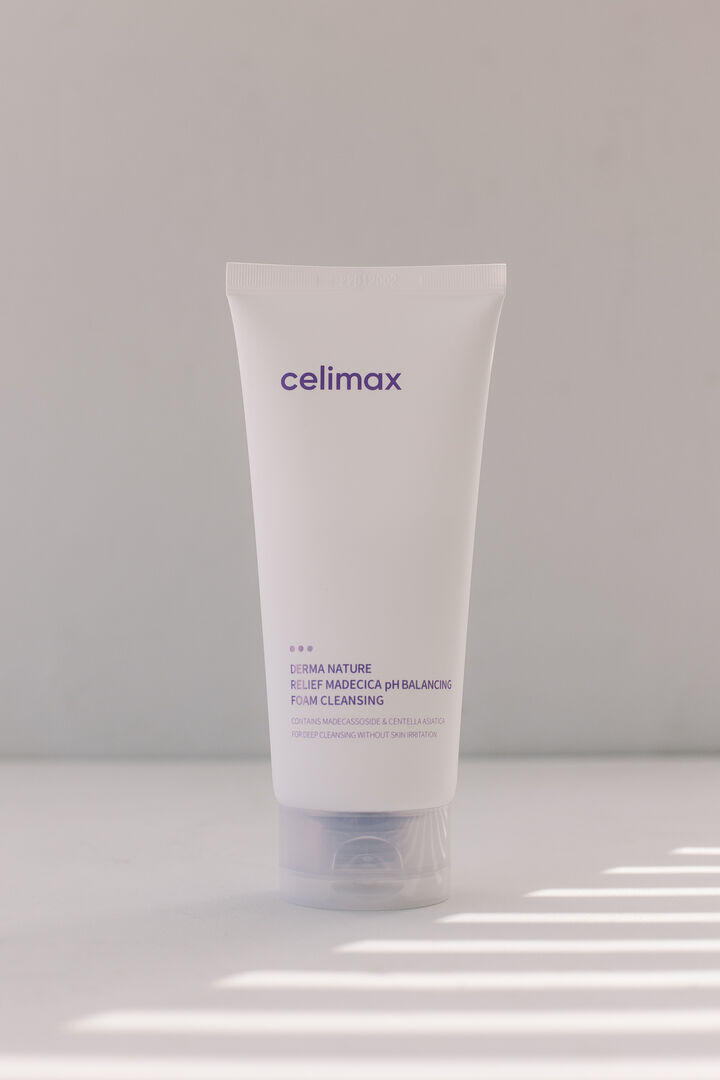 Балансирующая пенка для умывания Celimax Derma Nature Relief Madecica pH Ba фото 1