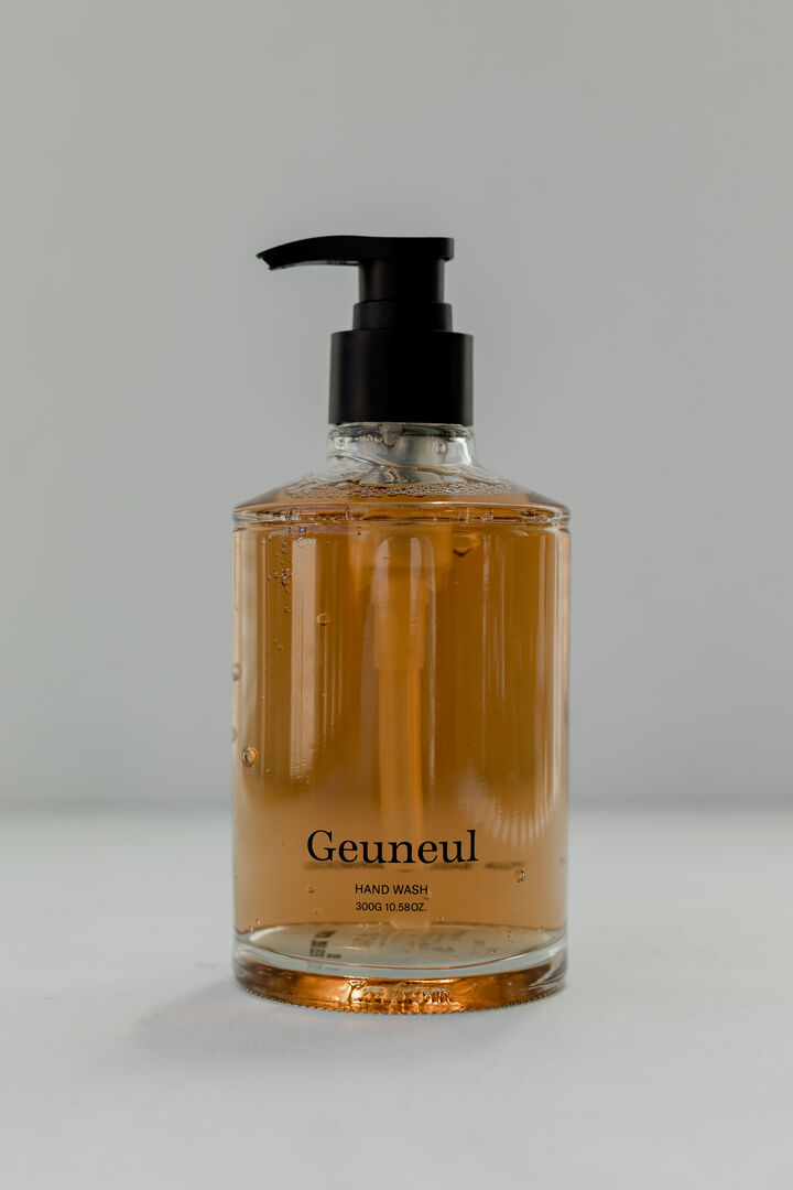 Ароматное жидкое мыло для рук I'm from Geuneul Hand Wash 300g I`M FROM