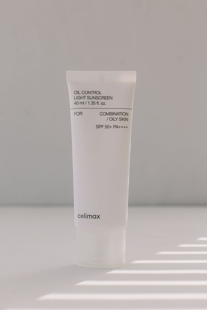 Легкий санскрин для жирной кожи Celimax Oil Control Light Sunscreen 40ml CE