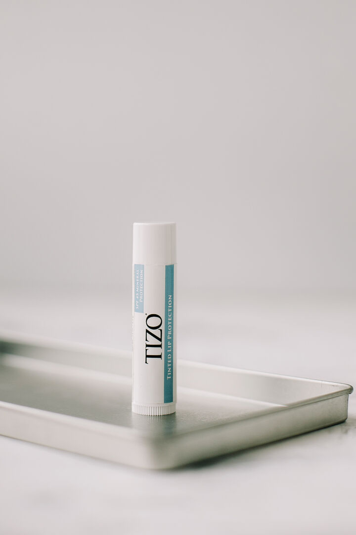 Крем для губ солнцезащитный TiZO Tinted Lip Protection SPF 45 4,5g TIZO
