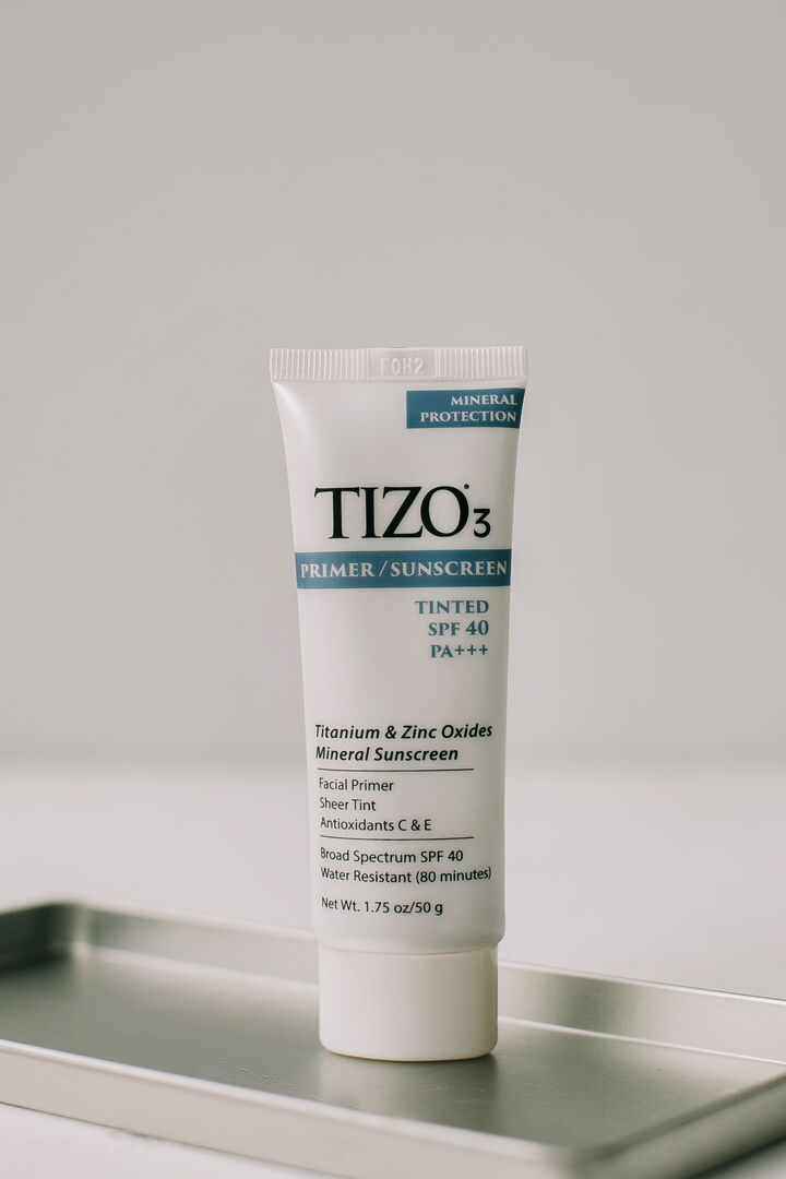Крем солнцезащитный с оттенком TiZO3 SPF 40 Primer/Sunscreen 50g TIZO