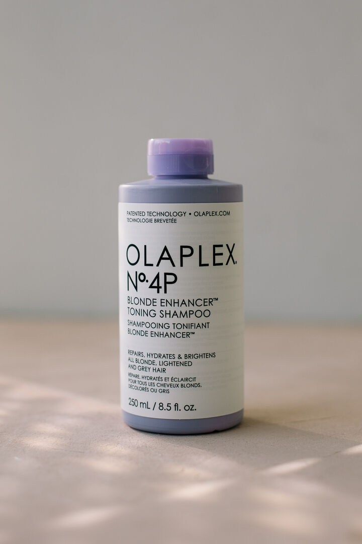 Шампунь тонирующий “Система защиты для светлых волос” Olaplex №4P Blonde En