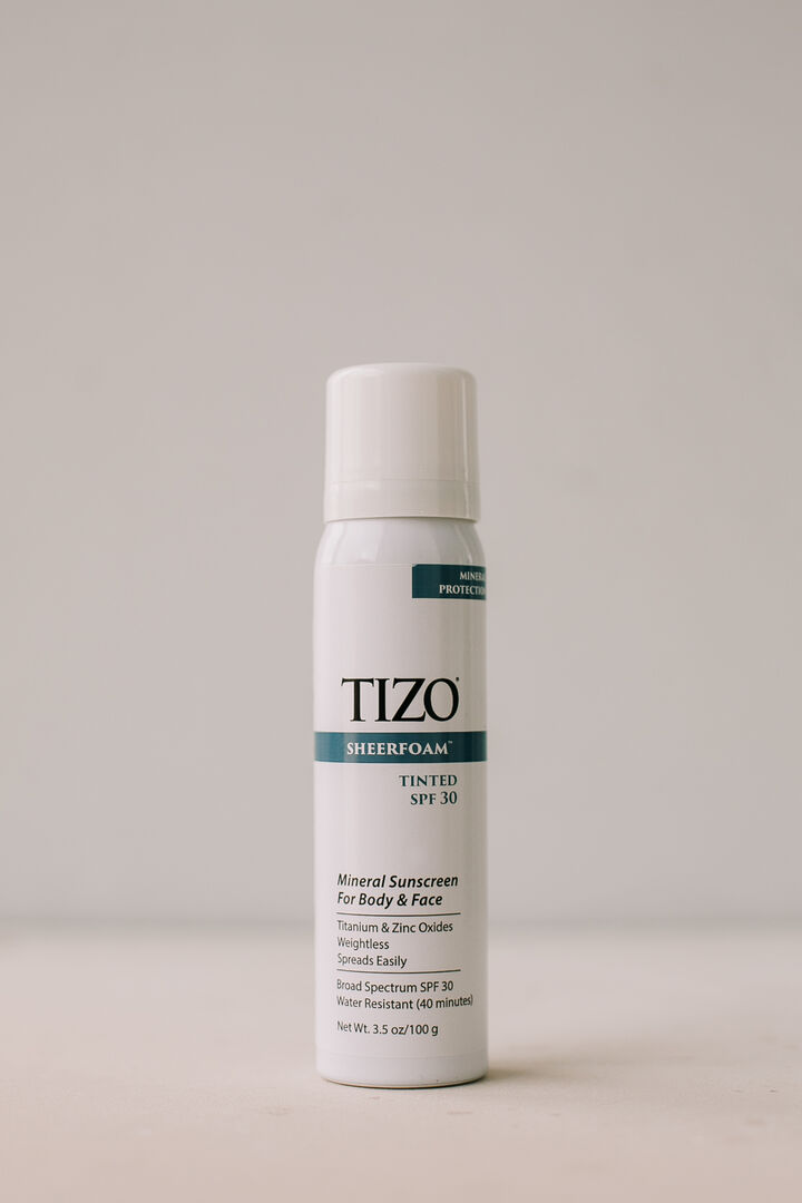Пенка солнцезащитная для лица и тела с оттенком TiZO SheerFoam Sunscreen SP