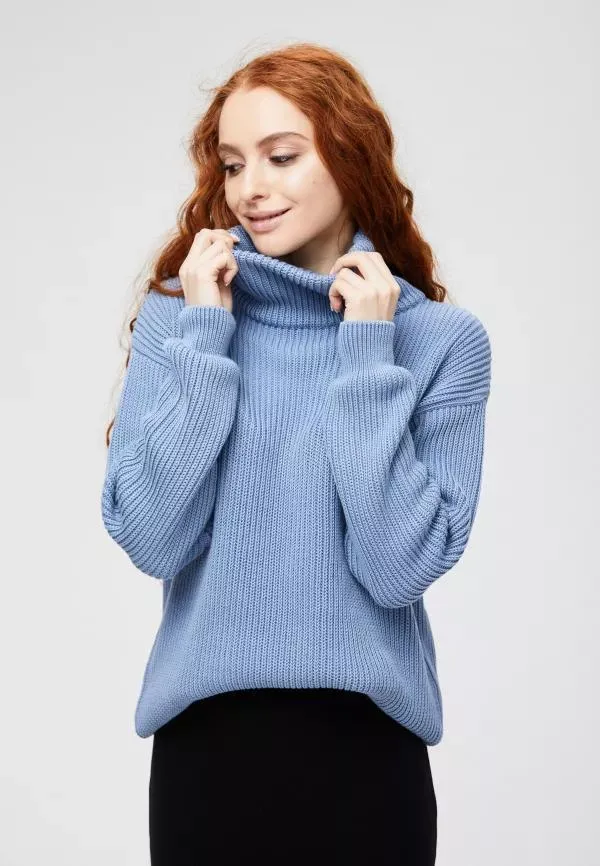 Объемный свитер под горло синий YouStore