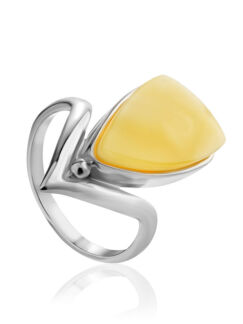Геометричное кольцо с молочно-медовым янтарём «Агата»