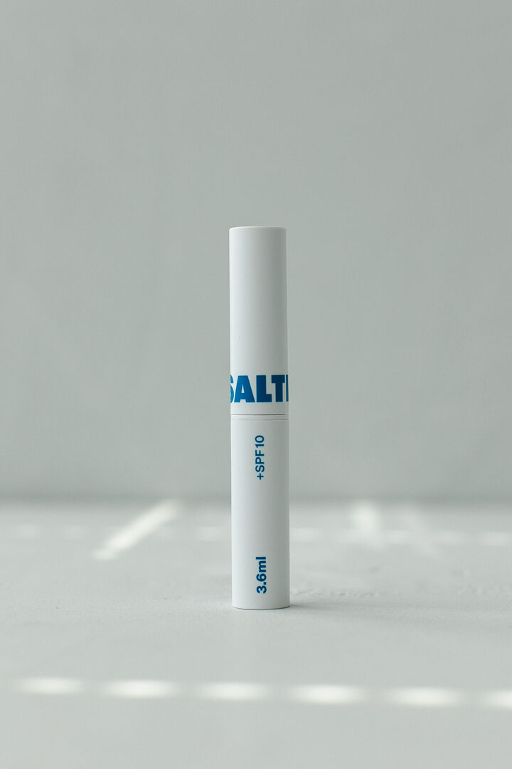BU// Бальзам для губ с серой солью SPF10 SALTRAIN Graysalt Lip Balm - SPF10