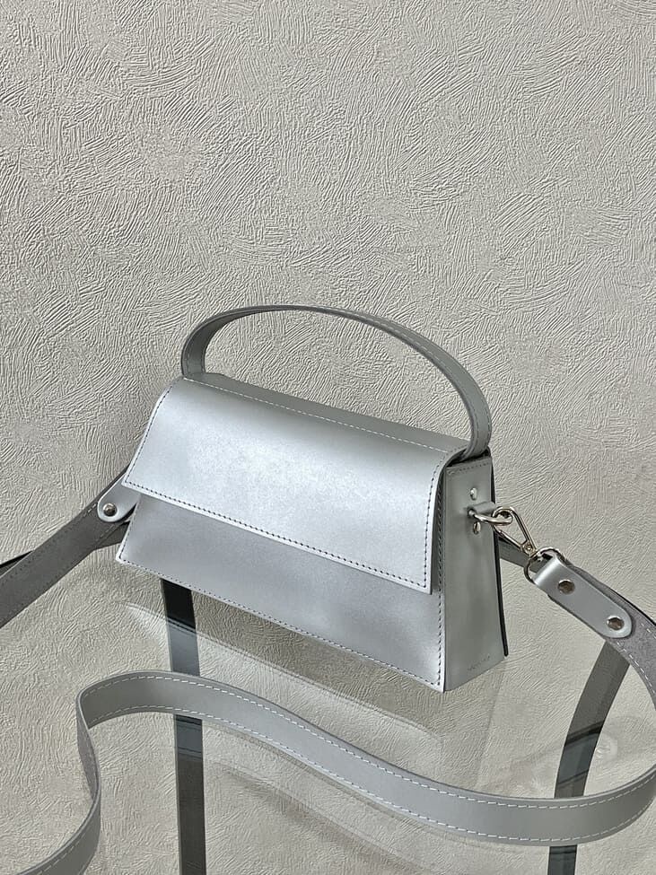 Женская кожаная сумка тоут серебристая A044 silver mini A044 silver mini фото 1