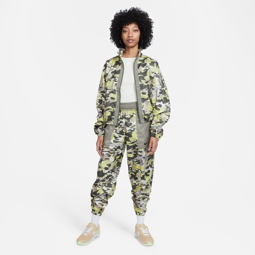 Женская ветровка Nike Sportswear Woven Jacket CZ8184-325-XS фото 1