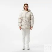 Женский короткий пуховик Lacoste с поясом и высоким воротом фото 4
