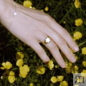 Кольцо-печатка Gold Forget-Me-Not Ring – White MOONSWOON фото 4