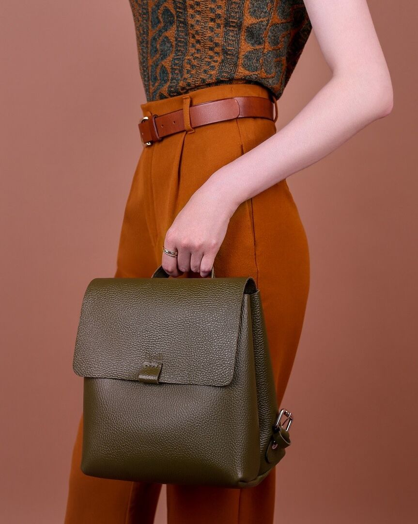 Женский рюкзак из натуральной кожи болотный B001 khaki grain